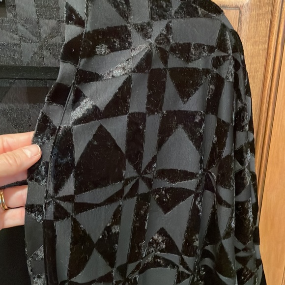 I.N. Studio Petite Medium , velvety polyester design on fabric. - Picture 3 of 9